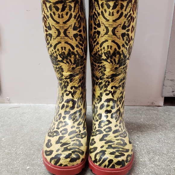 Shoes - Ladies Rainboots size 7 leopard print